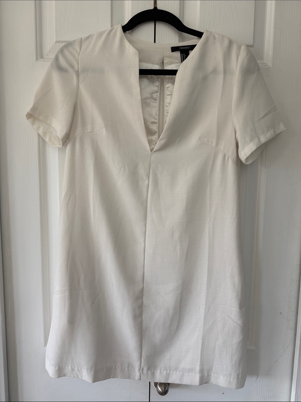White Short Sleeve V-Neck Tunic Dress